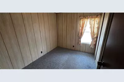 581 E Bakersville Edie Rd, Lincoln Township, PA 15501 - Photo 9