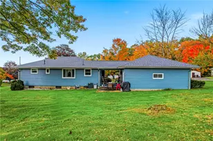 409 Patt Dr, Farrell, PA 16121 - Photo 43