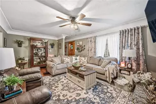 409 Patt Dr, Farrell, PA 16121 - Photo 9