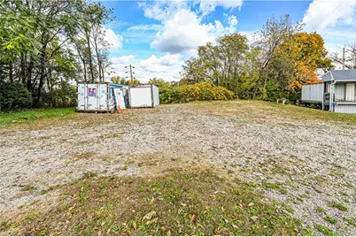 305 Division St, Jeannette, PA 15644 - Photo 7