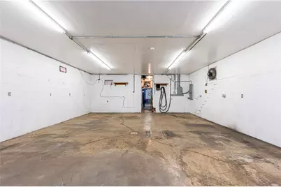 305 Division St, Jeannette, PA 15644 - Photo 35