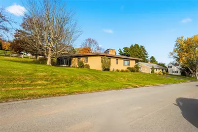 372 Lincoln St, Somerset Boro, PA 15501 - Photo 3