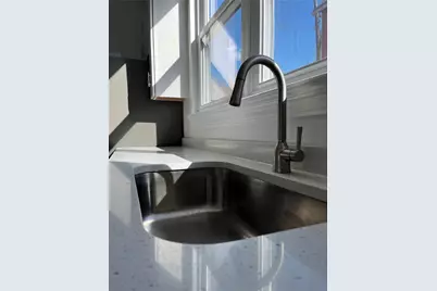 228 Mayflower St, Pittsburgh, PA 15206 - Photo 9