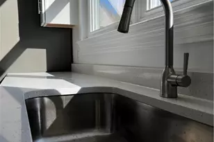 228 Mayflower St, Pittsburgh, PA 15206 - Photo 9