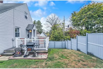 212 Johnston Dr, Ellwood City, PA 16117 - Photo 27