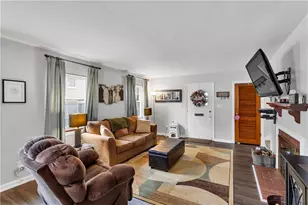 212 Johnston Dr, Ellwood City, PA 16117 - Photo 7