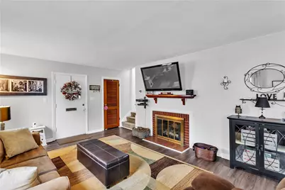 212 Johnston Dr, Ellwood City, PA 16117 - Photo 5