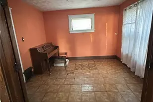 1023 Beckford St, New Castle, PA 16101 - Photo 5