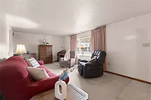 2871 Hastings Dr, Lower Burrell, PA 15068 - Photo 9