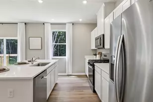 121 Victoria Dr, Findlay Township, PA 15108 - Photo 5