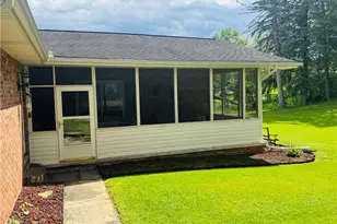 912 Lynn St, New Castle, PA 16101 - Photo 3