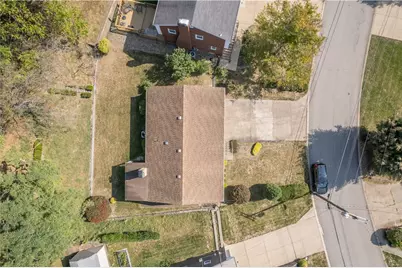 104 Evandale, Green Tree, PA 15220 - Photo 3