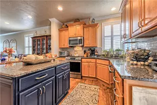 314 N Tuscan Way, Hempfield Township, PA 15601 - Photo 7