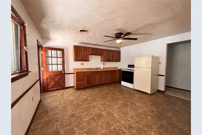 2695 W Chestnut St #2, Canton Township, PA 15301 - Photo 3