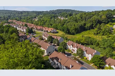 162 Old Village Ln, Bethel Park, PA 15102 - Photo 25