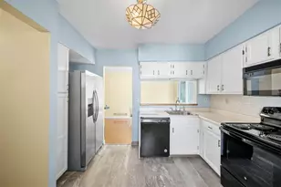 162 Old Village Ln, Bethel Park, PA 15102 - Photo 9