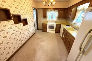 833 E Hill Dr, New Kensington, PA 15068 - Photo 11