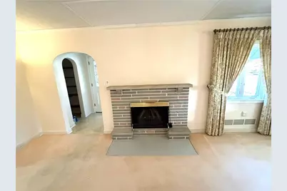 833 E Hill Dr, New Kensington, PA 15068 - Photo 9