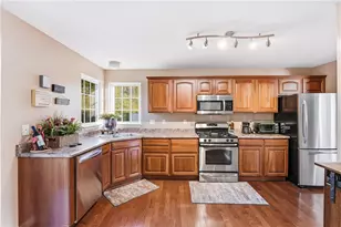 104 Broadstone Dr, Adams Township, PA 16046 - Photo 3