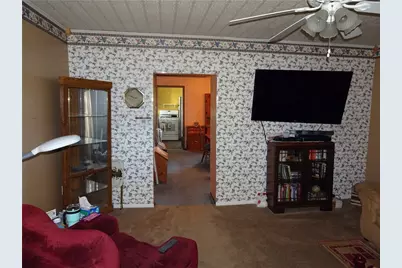 228 S 3rd St, Youngwood, PA 15697 - Photo 11