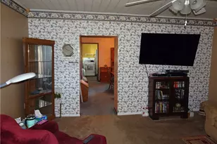 228 S 3rd St, Youngwood, PA 15697 - Photo 11