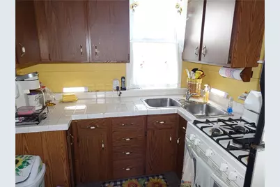 228 S 3rd St, Youngwood, PA 15697 - Photo 7