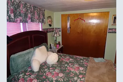 228 S 3rd St, Youngwood, PA 15697 - Photo 17