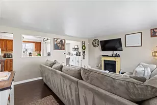 1075 Fiddleback Dr, Kennedy Township, PA 15136 - Photo 5