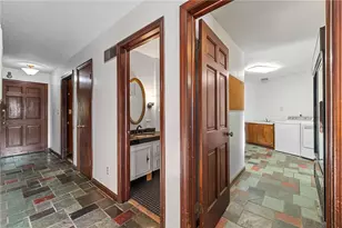 140 Greendale Dr, Hempfield Township, PA 15601 - Photo 5