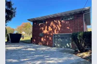 215 Crest Ave., Rostraver, PA 15012 - Photo 3