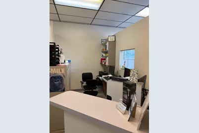 2884 E E Hardies Rd, Hampton, PA 15044 - Photo 3