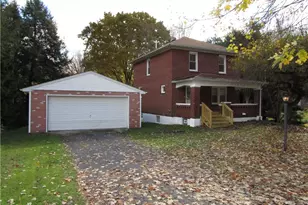 2019 Parkdale Ave, Hermitage, PA 16148 - Photo 1