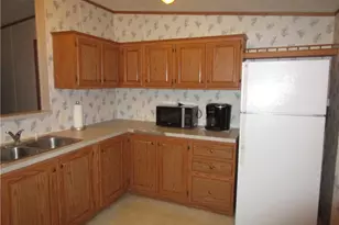 862 N Washington Rd, Washington Township, PA 16048 - Photo 9