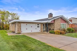 113 Tangelo Dr, Jefferson Hills, PA 15025 - Photo 3