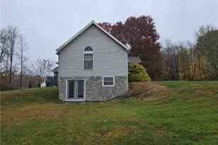 205 Hamburg Rd, Hempfield Township, PA 16125 - Photo 3