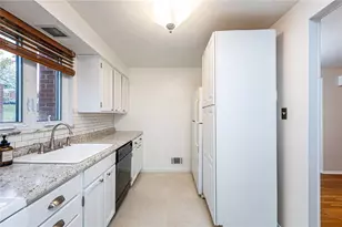 260 Hillary Dr, Pittsburgh, PA 15147 - Photo 17