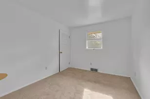 1065 Tuscarawas Rd, Brighton Township, PA 15009 - Photo 19