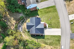 5184 S Carterton Dr, Hampton, PA 15044 - Photo 3