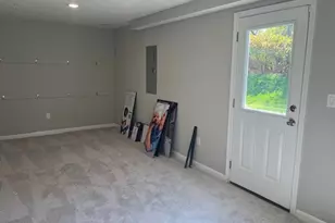 713 Ravenshire Ct, Moon-Crescent Township, PA 15108 - Photo 5