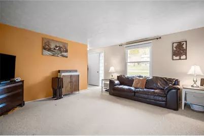 103 Jade Dr, Oakdale, PA 15071 - Photo 3