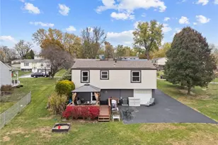 103 Jade Dr, Oakdale, PA 15071 - Photo 19