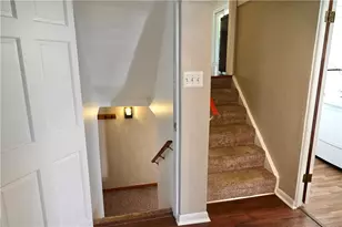 102 McKenzie Dr, Pittsburgh, PA 15235 - Photo 5