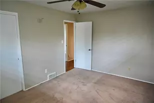 102 McKenzie Dr, Pittsburgh, PA 15235 - Photo 15