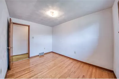 219 Center New Texas Road, Pittsburgh, PA 15239 - Photo 9