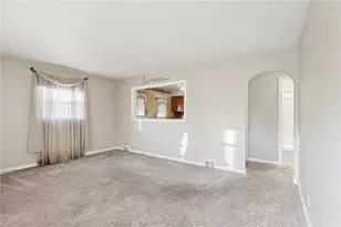 2422 Ridgewood Ct, Shenango Township, PA 16101 - Photo 9