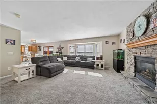 227 Sandworks Rd, Hempfield Township, PA 15639 - Photo 5