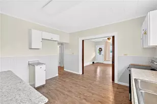 105 Center Ave, Mt Pleasant Boro, PA 15666 - Photo 15