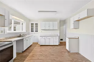 105 Center Ave, Mt Pleasant Boro, PA 15666 - Photo 11