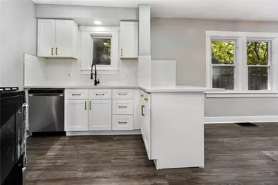 2070 Boggs Avenue, Pittsburgh, PA 15221 - Photo 9