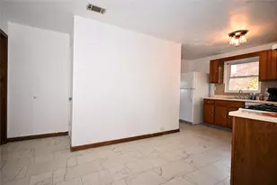 393 Collins Dr, Pittsburgh, PA 15235 - Photo 9